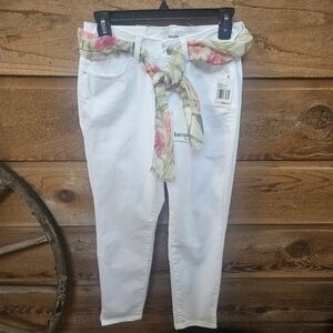 Kensie White Ankle Jeans with Floral Belt